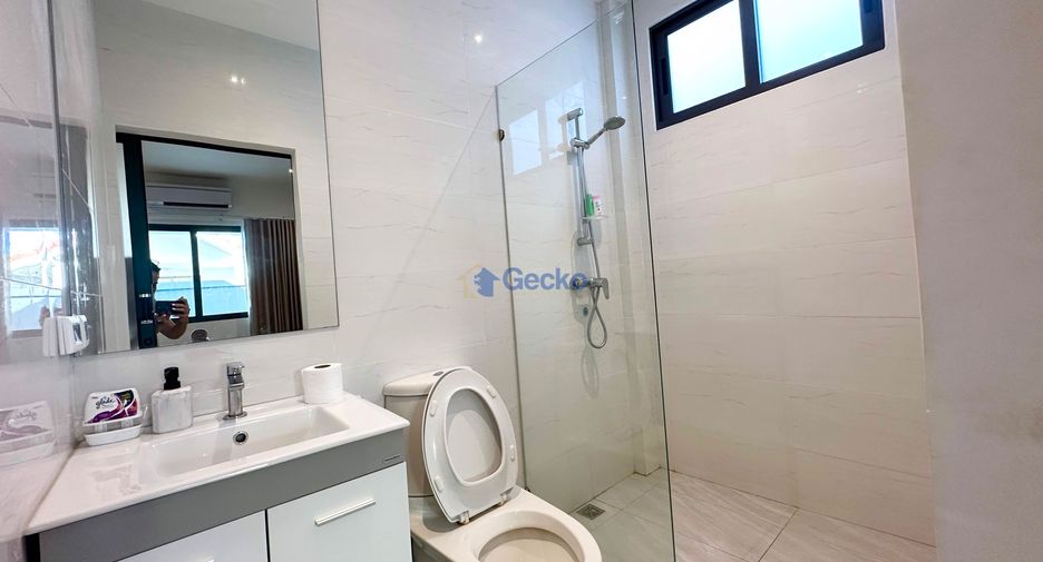 Casa en alquiler de 5 habitaciones en Bang Lamung, Chonburi