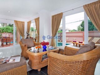 À louer et à vendre 4 chambres maison à Bang Lamung, Chonburi