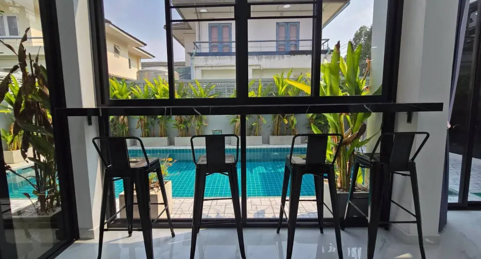 À vendre et à louer 4 chambres villa à Bang Lamung, Chonburi