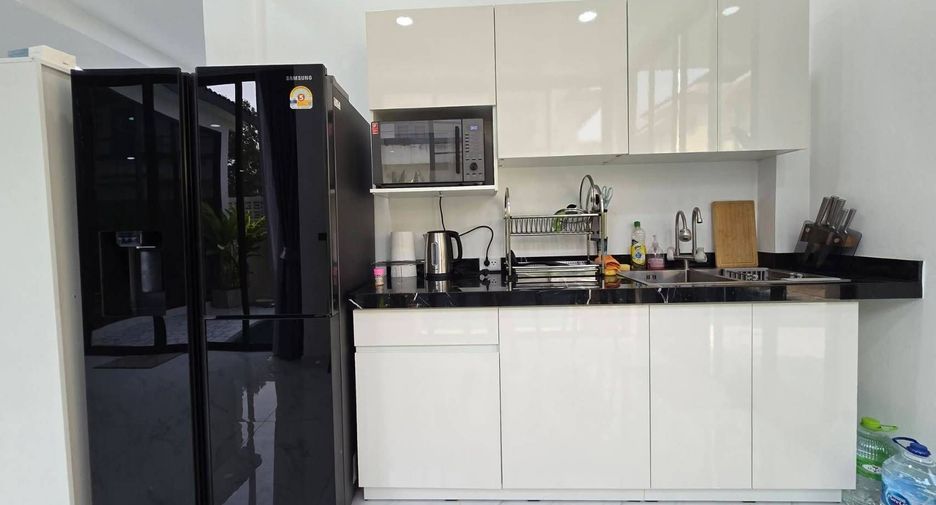 À vendre et à louer 4 chambres villa à Bang Lamung, Chonburi