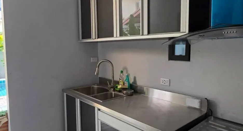 For sale そして for rent 4 ベッドルーム villa in Bang Lamung, Chonburi