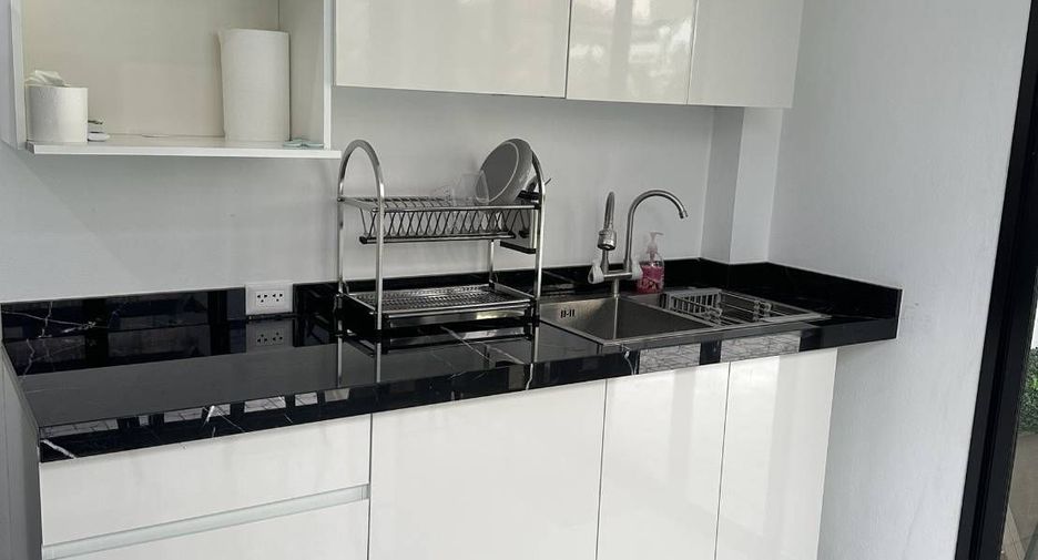 À vendre et à louer 4 chambres villa à Bang Lamung, Chonburi