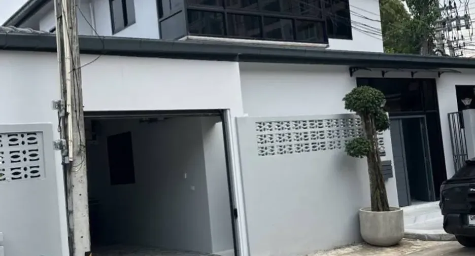À vendre et à louer 4 chambres villa à Bang Lamung, Chonburi