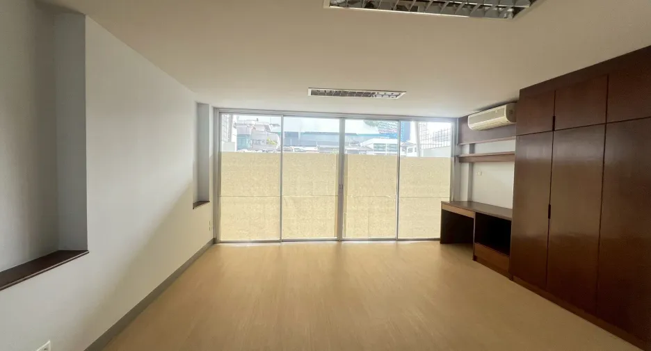 For rent office in Khlong Toei, Bangkok