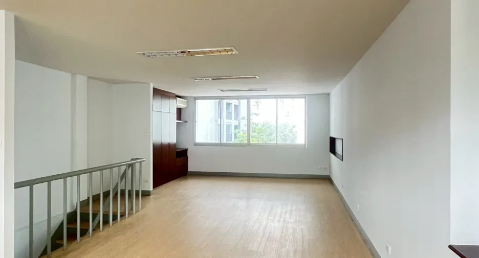 For rent office in Khlong Toei, Bangkok
