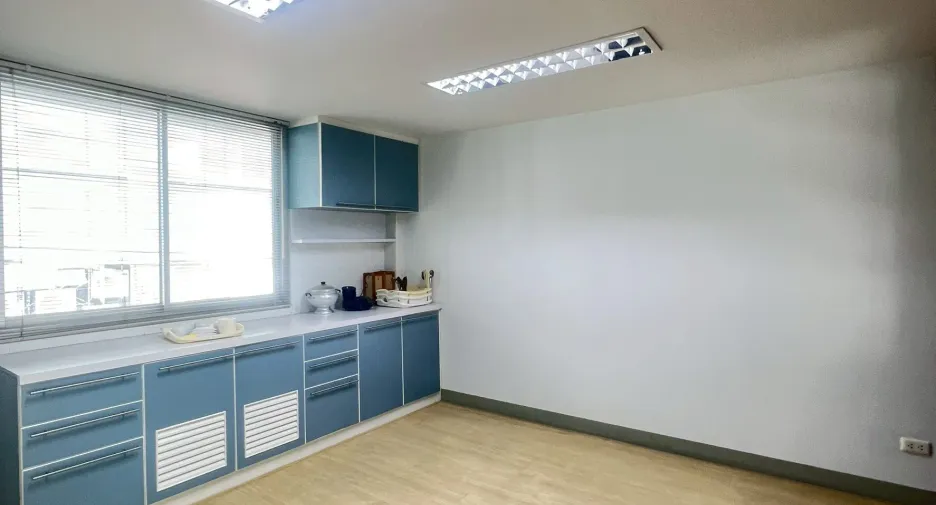 For rent office in Khlong Toei, Bangkok