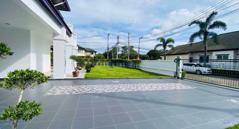 For sale 3 bedrooms house in Bang Lamung, Chonburi