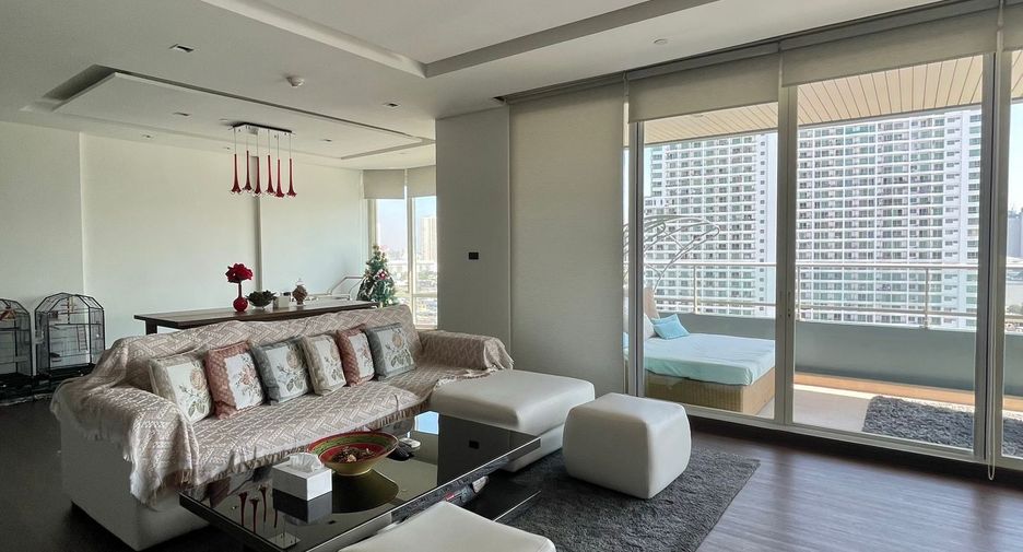 For sale 3 bedrooms condo in Bang Kho Laem, Bangkok