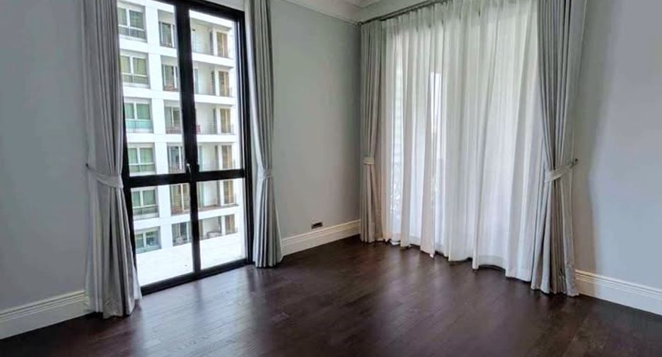 À louer 3 chambres condo à Pathum Wan, Bangkok
