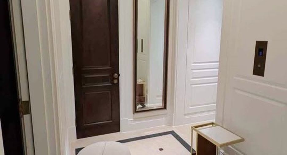 À louer 3 chambres condo à Pathum Wan, Bangkok