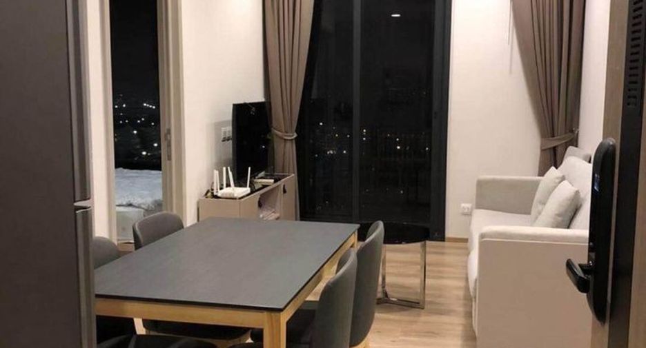 For rent 2 bedrooms condo in Khlong Toei, Bangkok