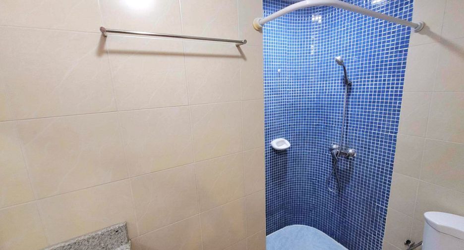 For rent 3 bedrooms condo in Pathum Wan, Bangkok
