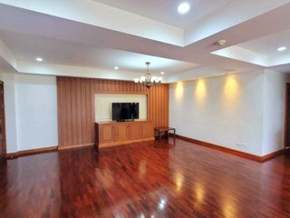 For rent 3 bedrooms condo in Pathum Wan, Bangkok