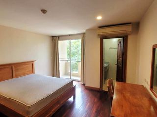For rent 3 bedrooms condo in Pathum Wan, Bangkok