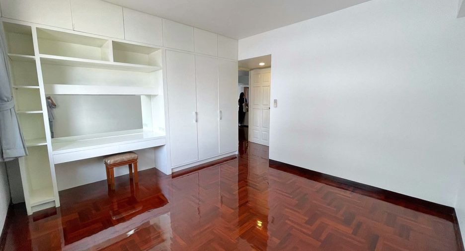 Wohnung zur Miete mit 3 Zimmer in Khlong Toei, Bangkok