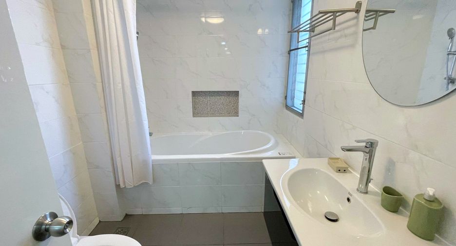 Wohnung zur Miete mit 3 Zimmer in Khlong Toei, Bangkok