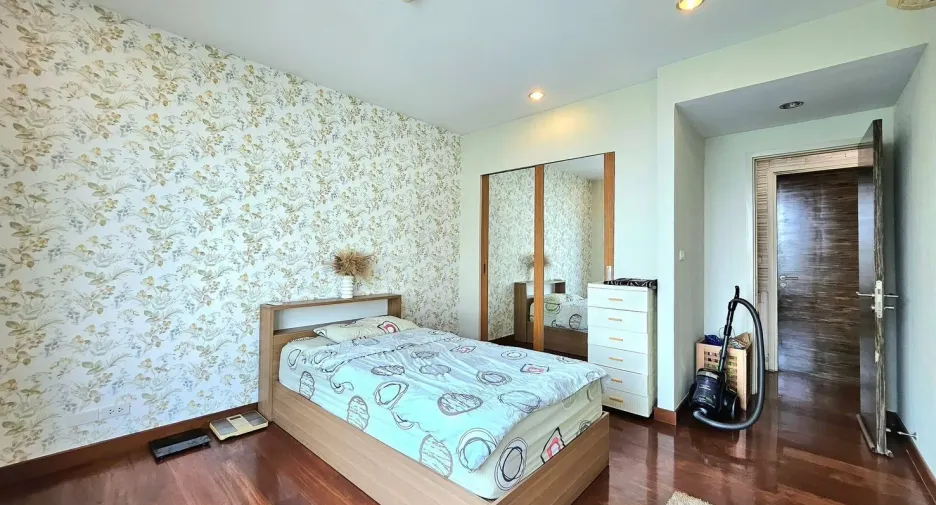ขาย 3 ห้องนอน คอนโด ใน บางคอแหลม, กรุงเทพฯ