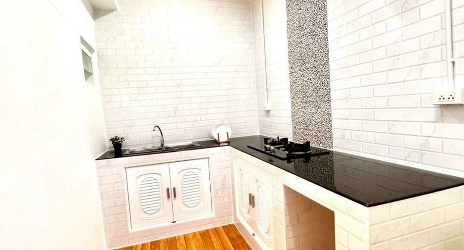 For sale 2 bedrooms townhouse in Lam Luk Ka, Pathum Thani