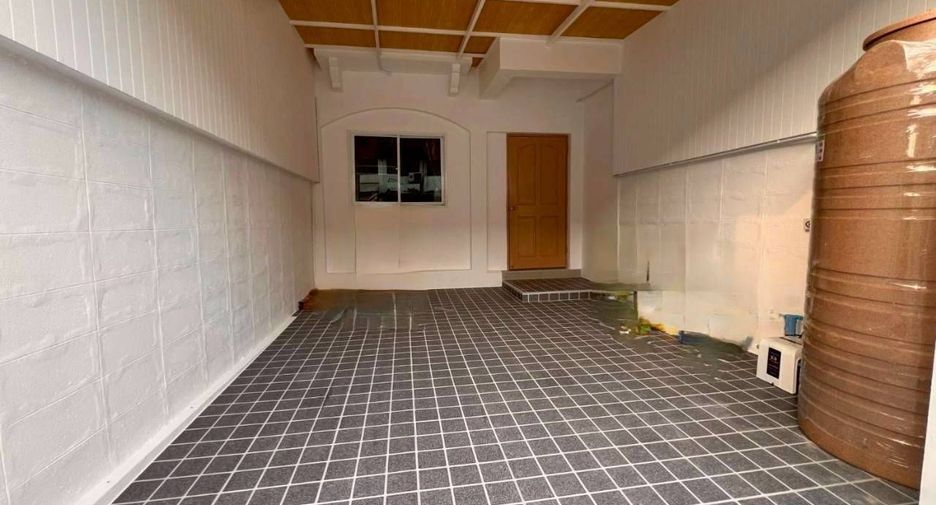 For sale 2 bedrooms townhouse in Lam Luk Ka, Pathum Thani