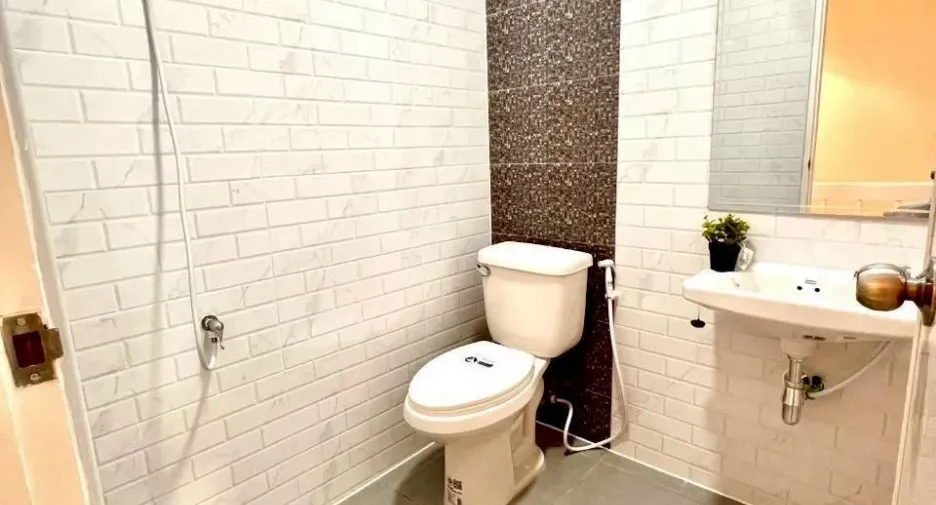 For sale 2 bedrooms townhouse in Lam Luk Ka, Pathum Thani