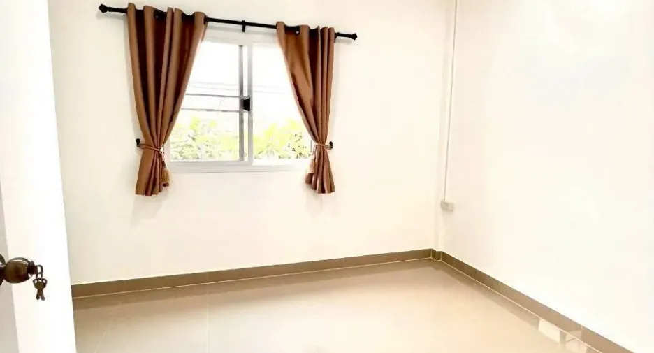 For sale 2 bedrooms townhouse in Lam Luk Ka, Pathum Thani