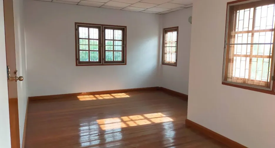For sale 4 bedrooms house in Wihan Daeng, Saraburi