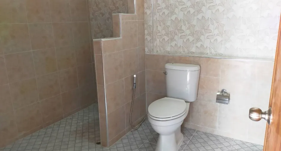 For sale 4 bedrooms house in Wihan Daeng, Saraburi