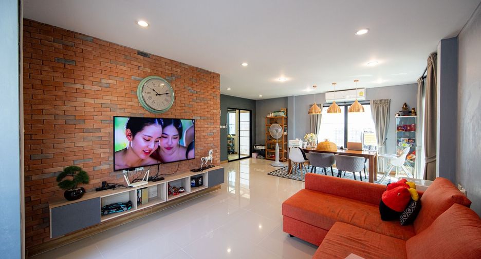 Haus zum Kauf mit 3 Zimmer in Sam Khok, Pathum Thani