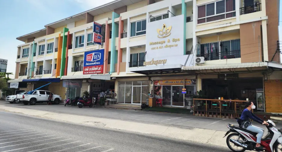 For rent 2 bedrooms townhouse in Lam Luk Ka, Pathum Thani