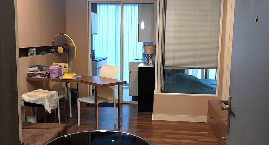 For sale 1 bed condo in Phra Khanong, Bangkok