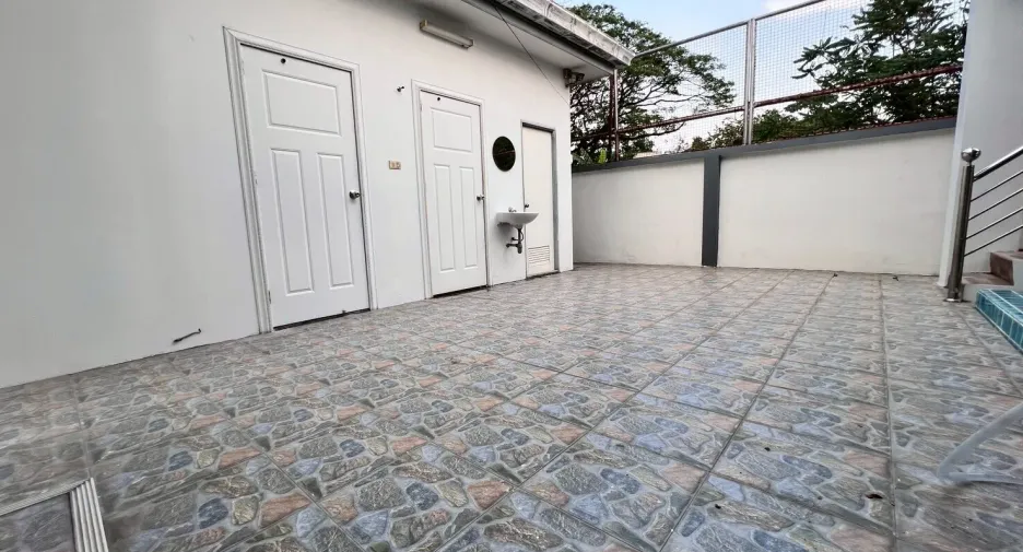 Casa en venta y en alquiler de 3 habitaciones en Mueang Chon Buri, Chonburi