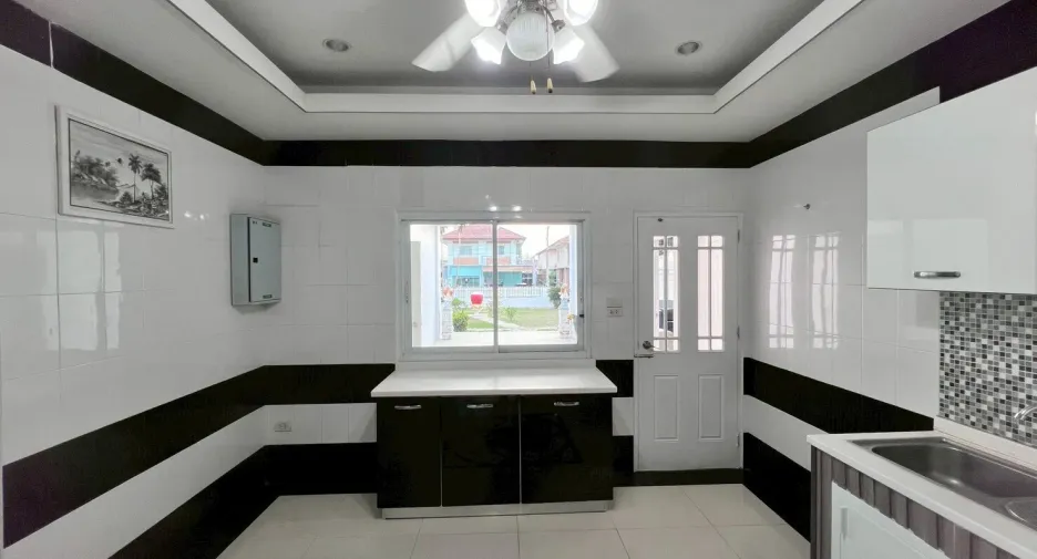 Casa en venta y en alquiler de 3 habitaciones en Mueang Chon Buri, Chonburi