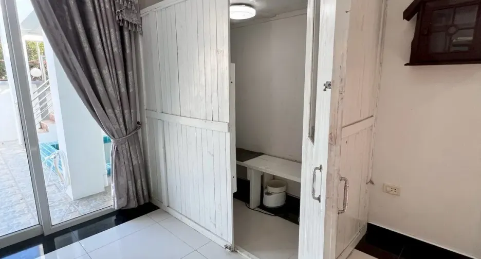Casa en venta y en alquiler de 3 habitaciones en Mueang Chon Buri, Chonburi