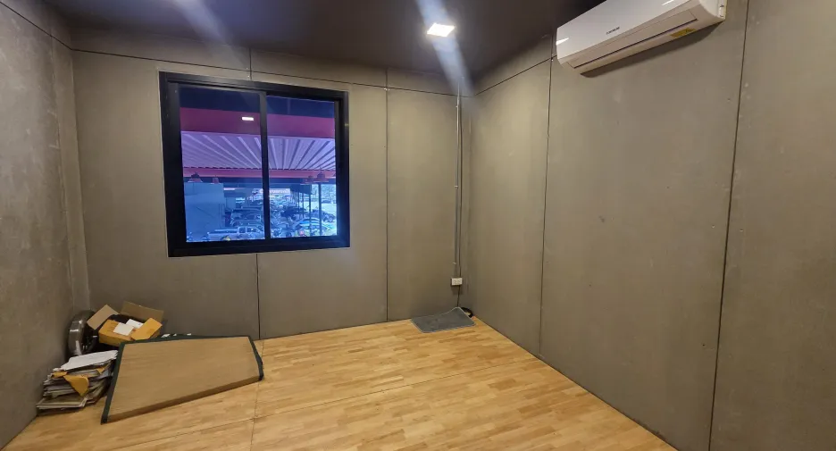 For rent retail Space in Taling Chan, Bangkok