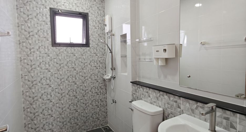 For sale 4 bedrooms house in Min Buri, Bangkok