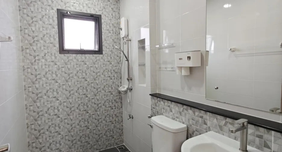 For sale 4 bedrooms house in Min Buri, Bangkok