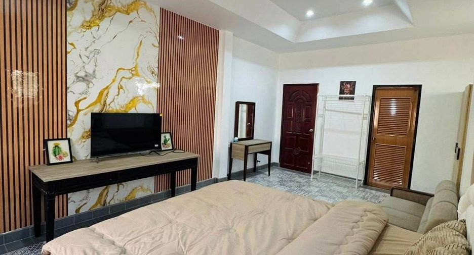 For rent 3 bedrooms villa in Bang Lamung, Chonburi