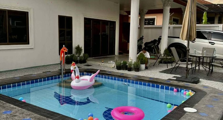 For rent 3 bedrooms villa in Bang Lamung, Chonburi