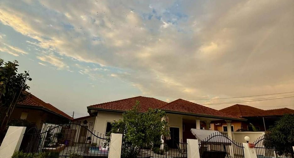 For rent 3 bedrooms villa in Bang Lamung, Chonburi