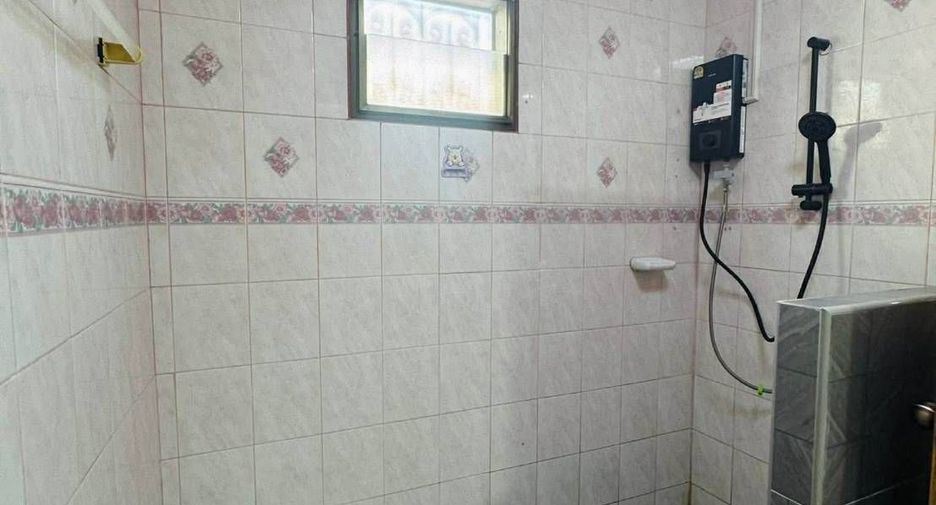 For rent 3 bedrooms villa in Bang Lamung, Chonburi