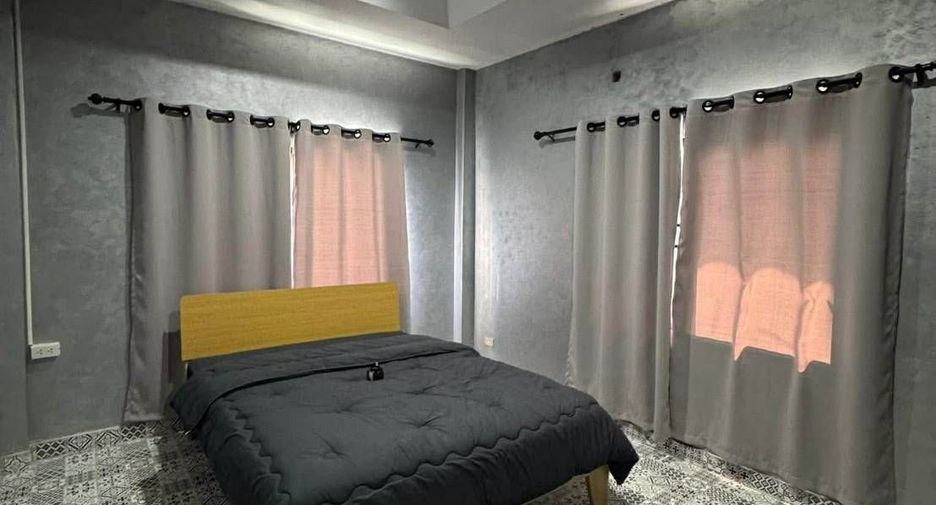 For rent 3 bedrooms villa in Bang Lamung, Chonburi