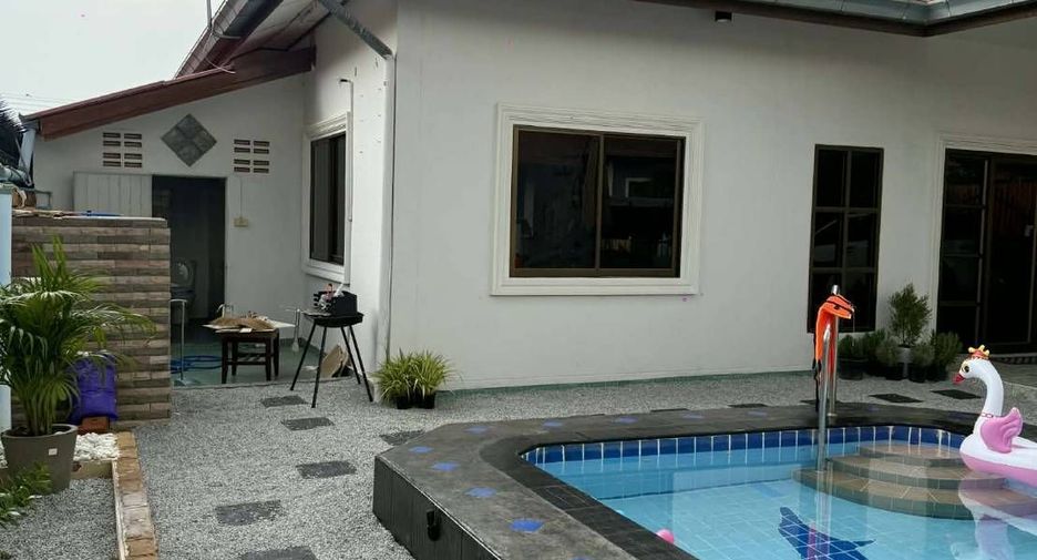 For rent 3 bedrooms villa in Bang Lamung, Chonburi