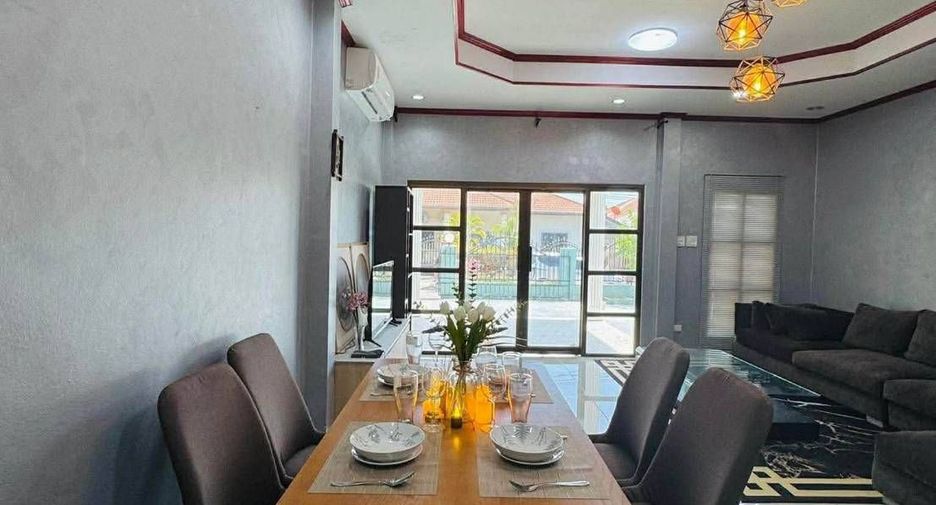 For rent 3 bedrooms villa in Bang Lamung, Chonburi