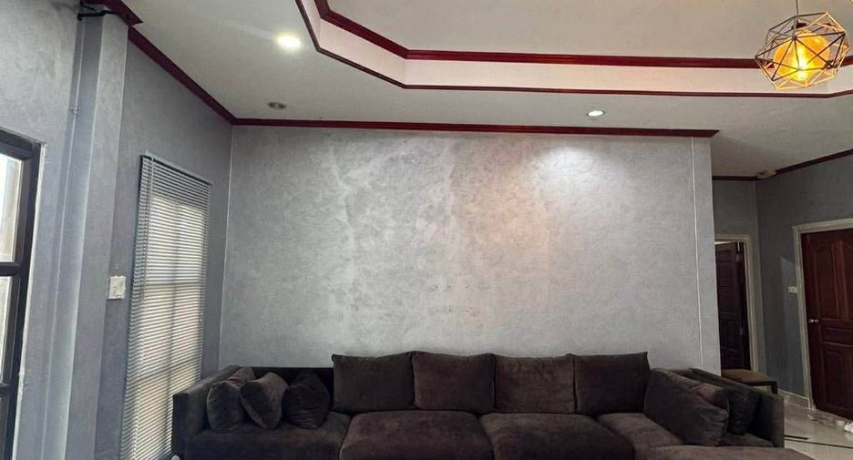For rent 3 bedrooms villa in Bang Lamung, Chonburi
