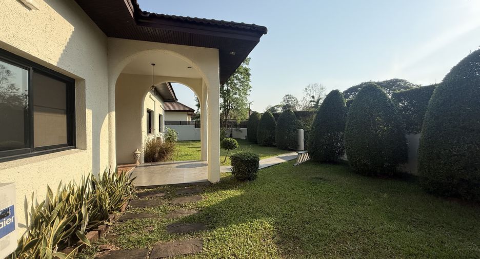 Casa en alquiler de 4 habitaciones en Bang Lamung, Chonburi