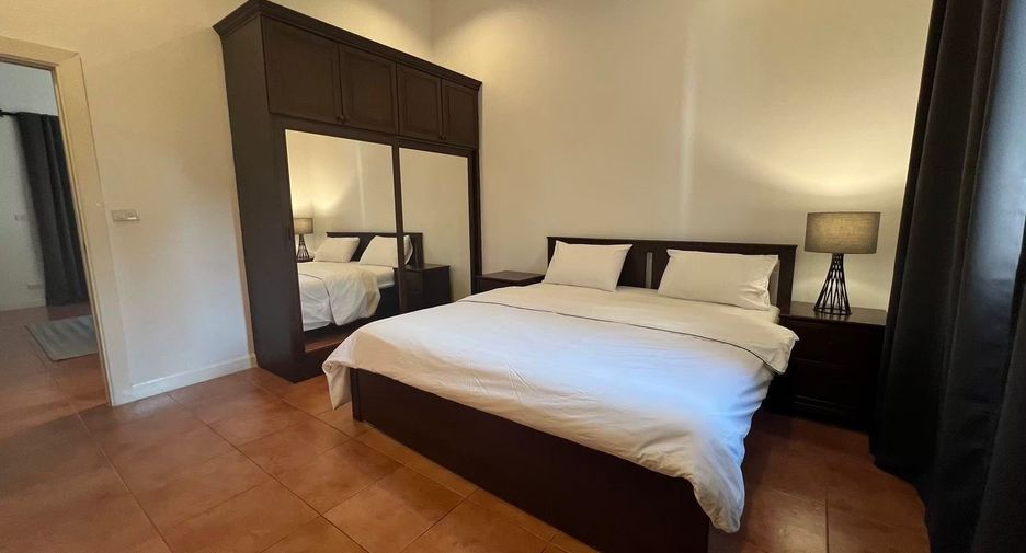 Casa en alquiler de 4 habitaciones en Bang Lamung, Chonburi