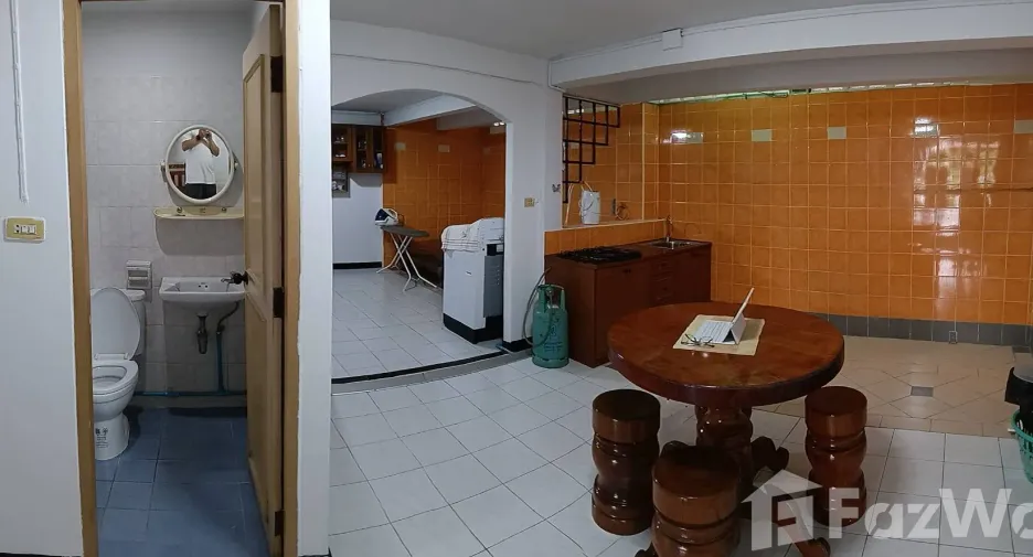For sale 4 bedrooms townhouse in Mueang Chiang Mai, Chiang Mai