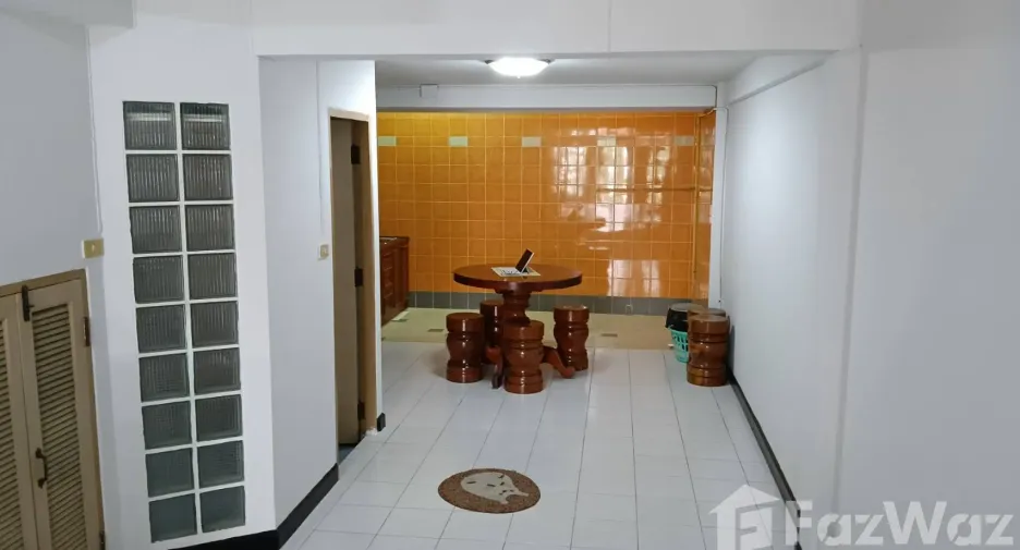 For sale 4 bedrooms townhouse in Mueang Chiang Mai, Chiang Mai