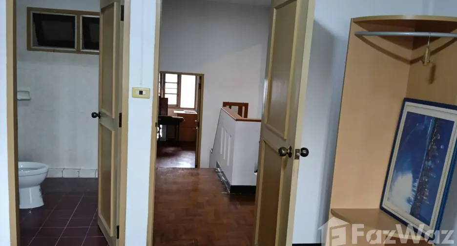 For sale 4 bedrooms townhouse in Mueang Chiang Mai, Chiang Mai