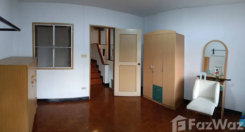 For sale 4 bedrooms townhouse in Mueang Chiang Mai, Chiang Mai